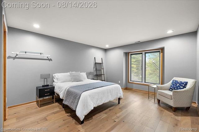4740 W Wickford, Bloomfield Hills, MI 48302