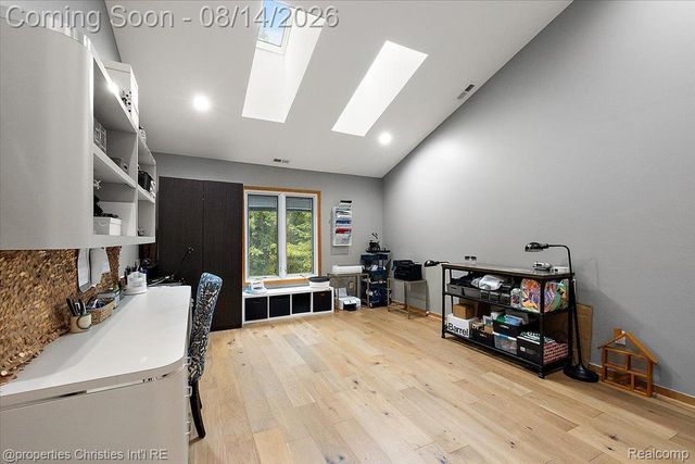 4740 W Wickford, Bloomfield Hills, MI 48302