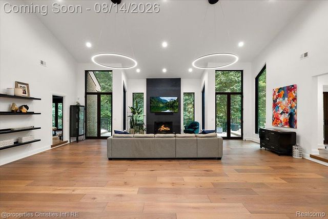 4740 W Wickford, Bloomfield Hills, MI 48302
