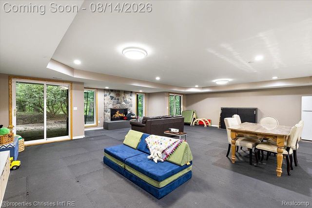 4740 W Wickford, Bloomfield Hills, MI 48302