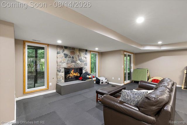 4740 W Wickford, Bloomfield Hills, MI 48302