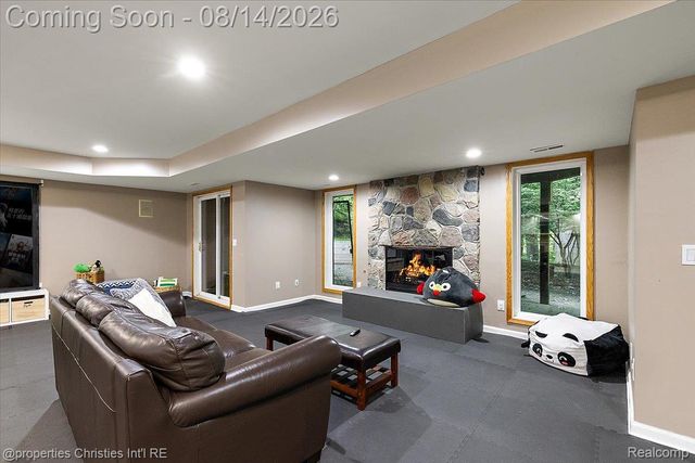 4740 W Wickford, Bloomfield Hills, MI 48302
