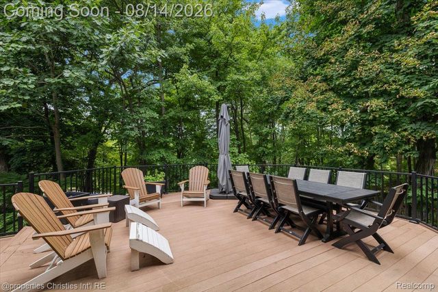 4740 W Wickford, Bloomfield Hills, MI 48302