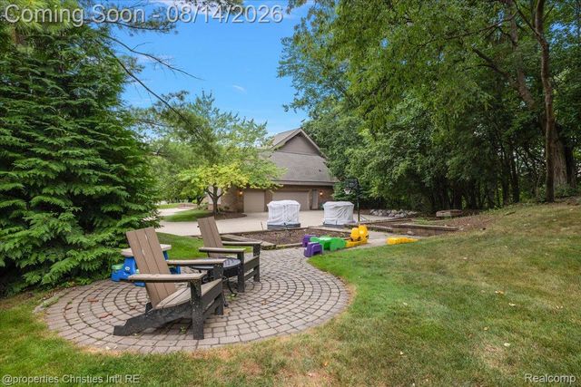 4740 W Wickford, Bloomfield Hills, MI 48302