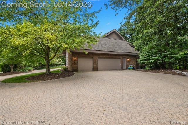 4740 W Wickford, Bloomfield Hills, MI 48302