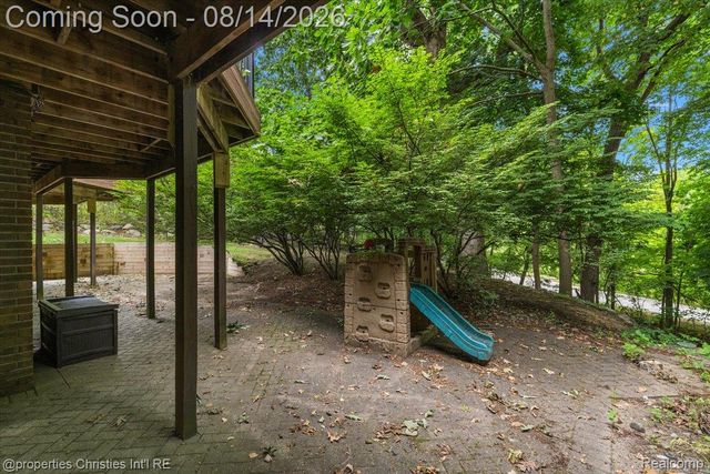 4740 W Wickford, Bloomfield Hills, MI 48302