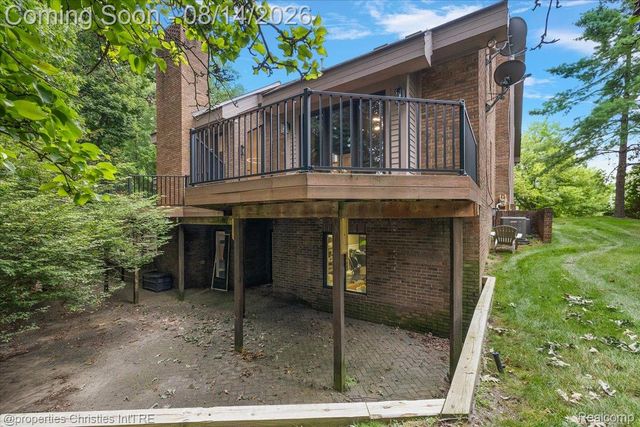 4740 W Wickford, Bloomfield Hills, MI 48302