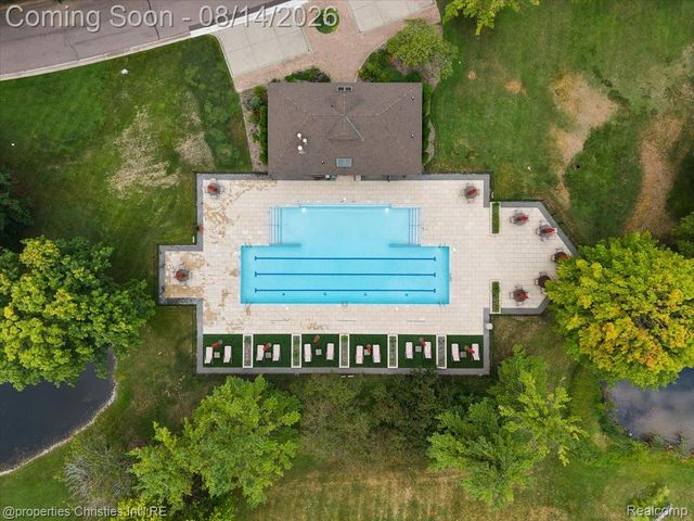 4740 W Wickford, Bloomfield Hills, MI 48302