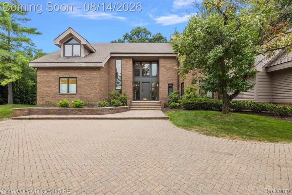 4740 W Wickford, Bloomfield Hills, MI 48302