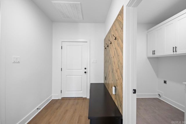 3881 Spencer Crossing Drive, Benton, AR 72019