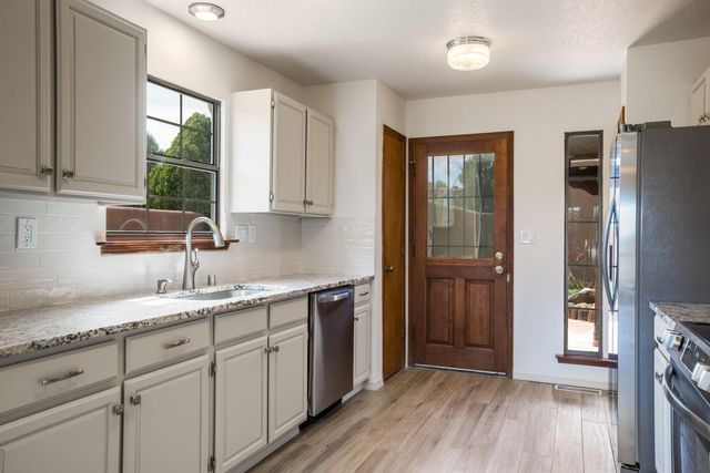 3 S Sandia Trail, Corrales, NM 87048