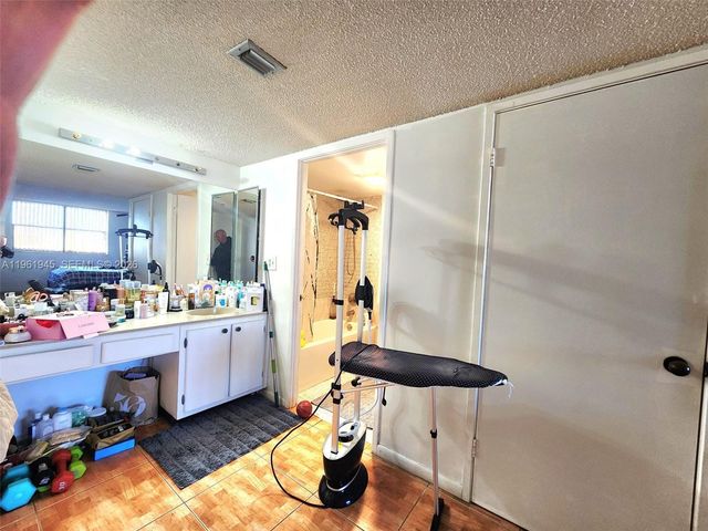 210 174th St 714, Sunny Isles Beach, FL 33160