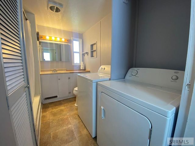 120 E Valley Avenue, Challis, ID 83226