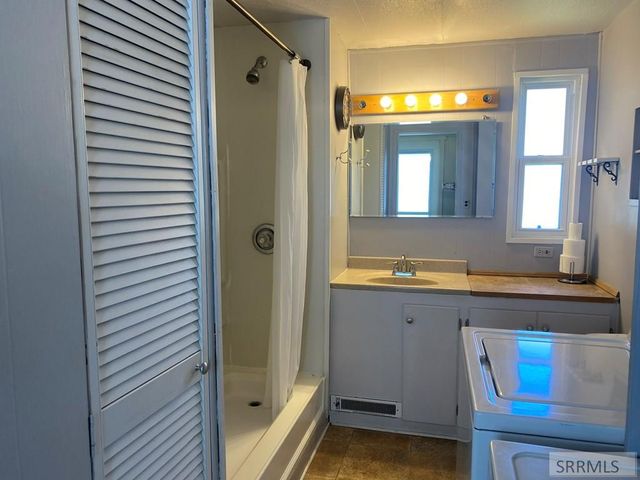 120 E Valley Avenue, Challis, ID 83226