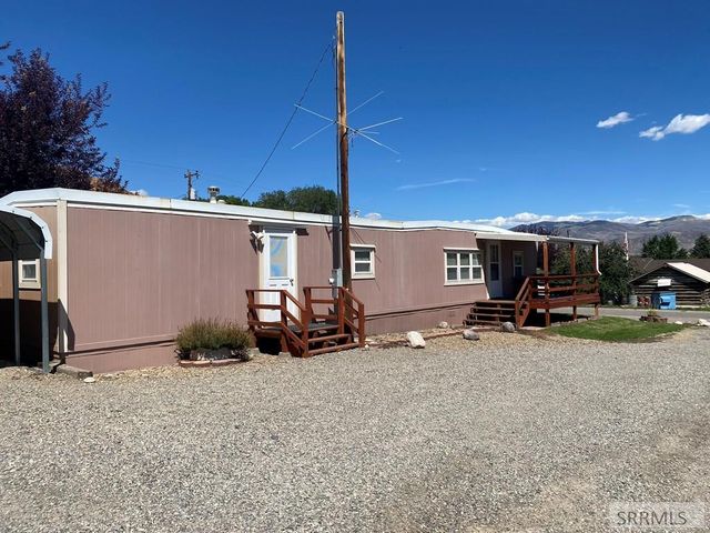 120 E Valley Avenue, Challis, ID 83226