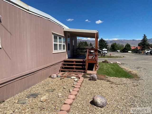 120 E Valley Avenue, Challis, ID 83226