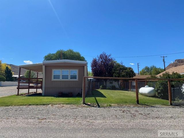 120 E Valley Avenue, Challis, ID 83226