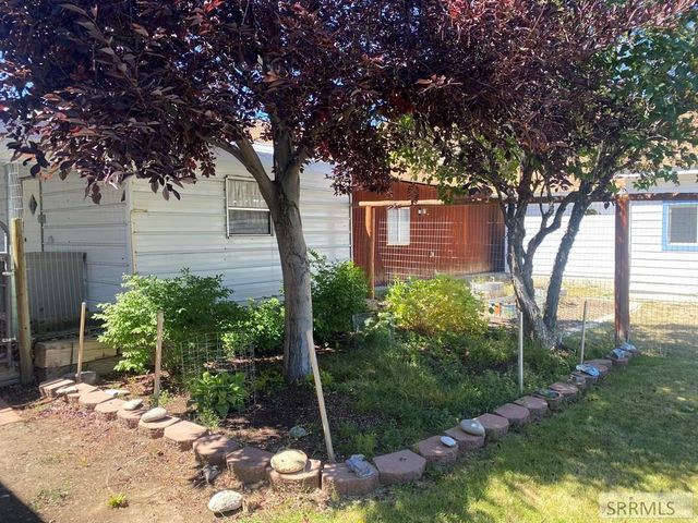 120 E Valley Avenue, Challis, ID 83226