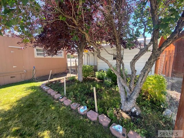 120 E Valley Avenue, Challis, ID 83226