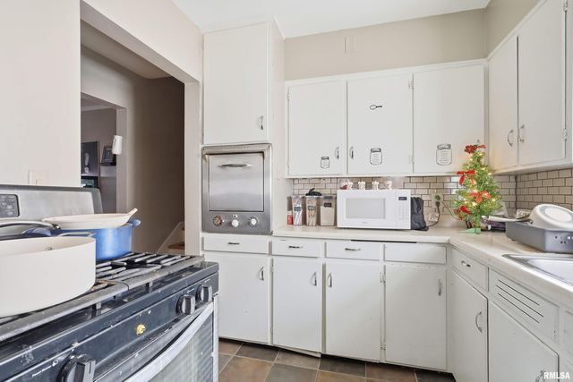 1628 25TH Avenue, Rock Island, IL 61201