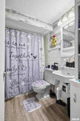 1628 25TH Avenue, Rock Island, IL 61201