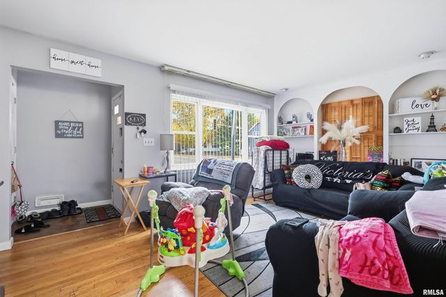 1628 25TH Avenue, Rock Island, IL 61201