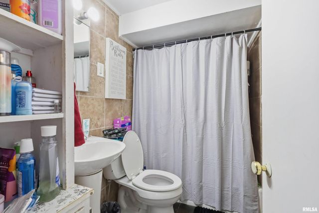 1628 25TH Avenue, Rock Island, IL 61201