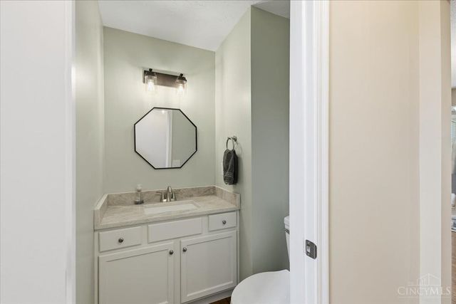 6527 Thistle Grove, Hamilton Twp, OH 45152