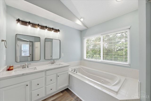 6527 Thistle Grove, Hamilton Twp, OH 45152