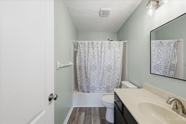 6527 Thistle Grove, Hamilton Twp, OH 45152