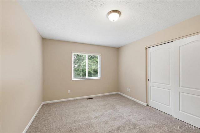 6527 Thistle Grove, Hamilton Twp, OH 45152