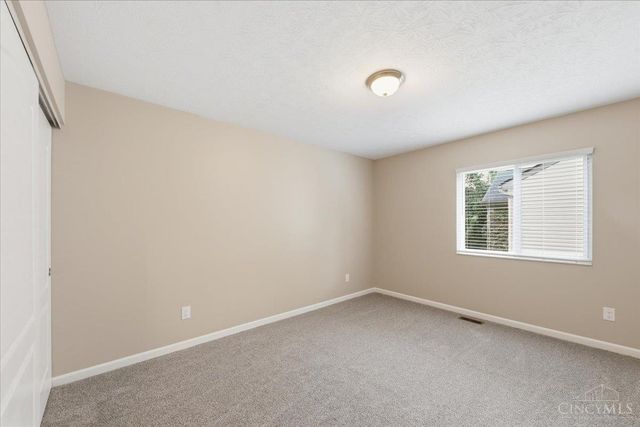 6527 Thistle Grove, Hamilton Twp, OH 45152