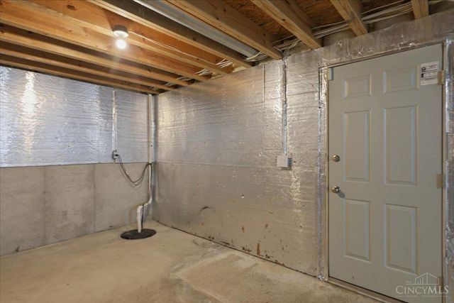 6527 Thistle Grove, Hamilton Twp, OH 45152