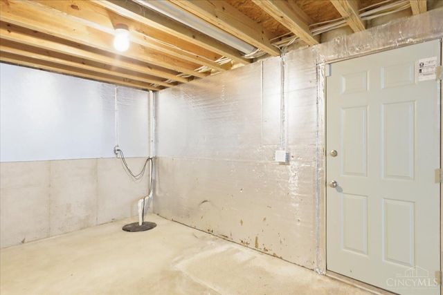 6527 Thistle Grove, Hamilton Twp, OH 45152
