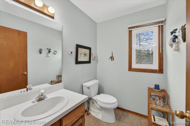 10696 Parker Court, South Lyon, MI 48178