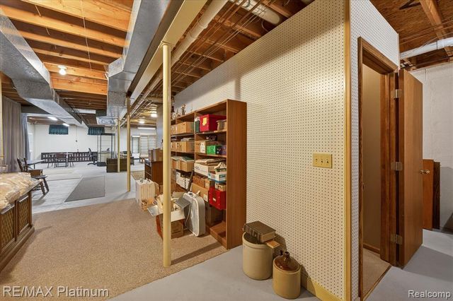 10696 Parker Court, South Lyon, MI 48178