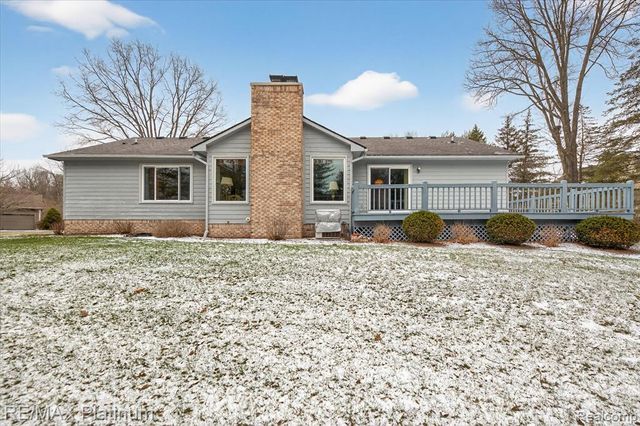 10696 Parker Court, South Lyon, MI 48178