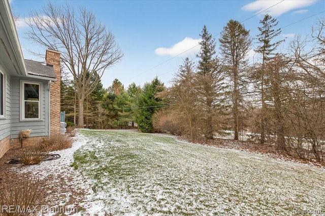 10696 Parker Court, South Lyon, MI 48178