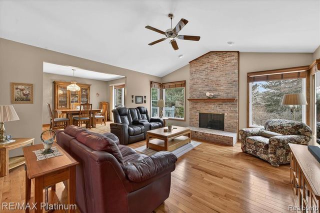 10696 Parker Court, South Lyon, MI 48178