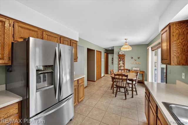 10696 Parker Court, South Lyon, MI 48178