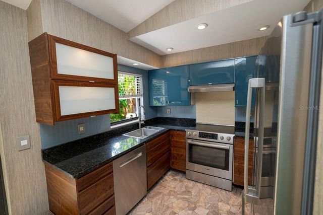 5281 LORDS AVENUE, Sarasota, FL 34231