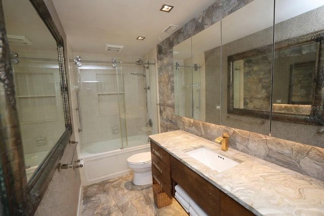 5281 LORDS AVENUE, Sarasota, FL 34231