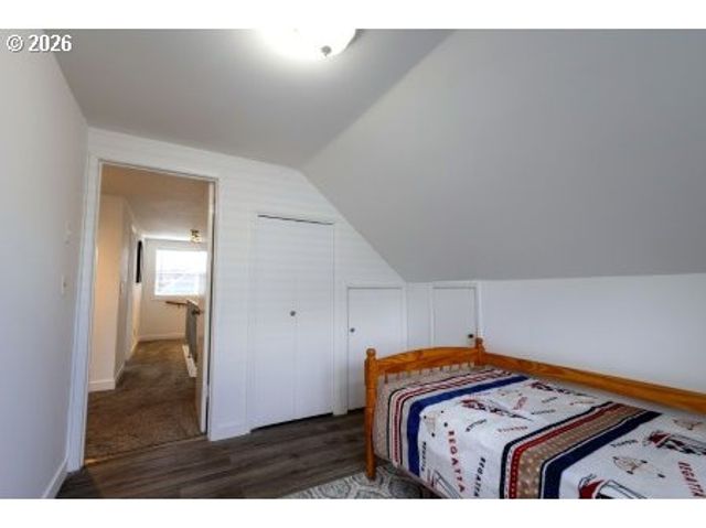 8912 Se CLAY St, Portland, OR 97216