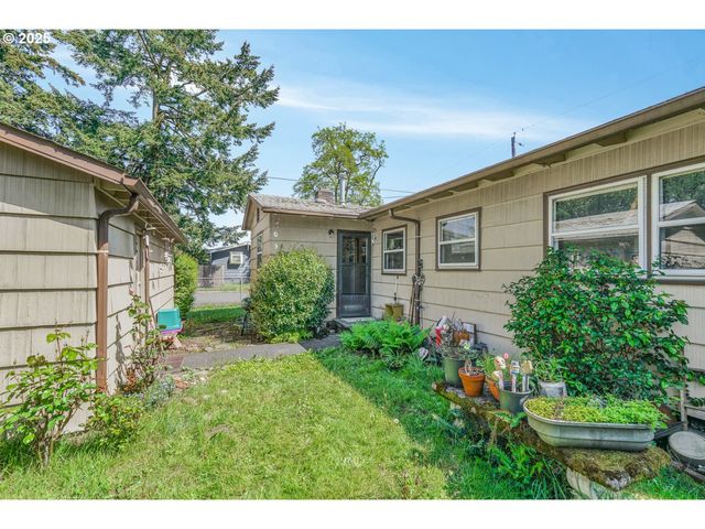 9837 Se REEDWAY St, Portland, OR 97266