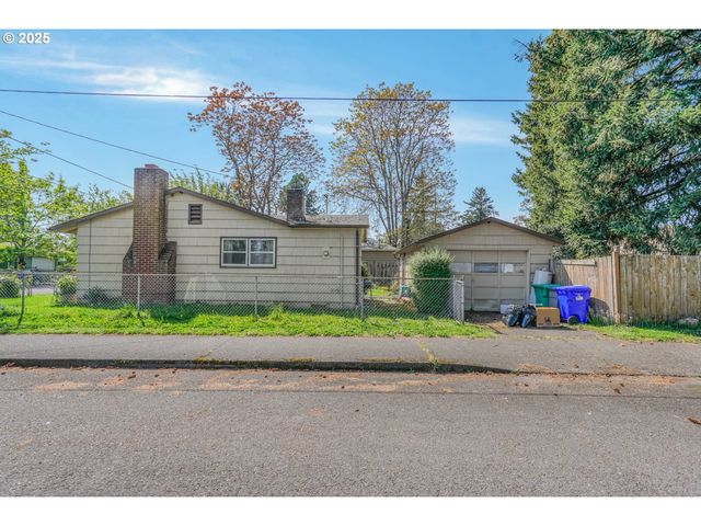 9837 Se REEDWAY St, Portland, OR 97266
