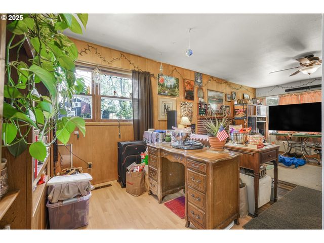 9837 Se REEDWAY St, Portland, OR 97266