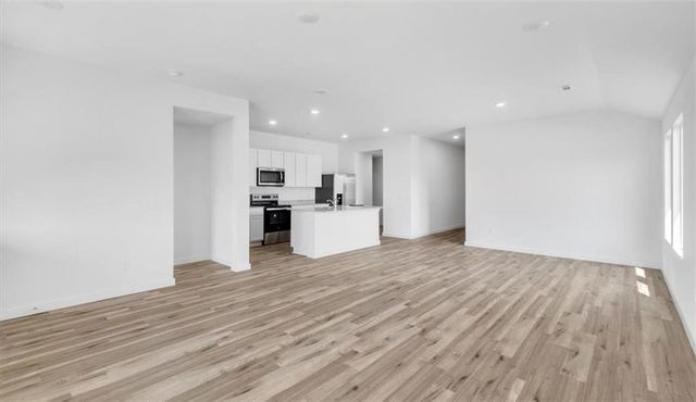 206 NW Pinwheel Street, Gentry, AR 72734