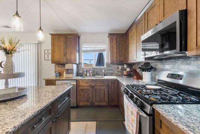 7723 Snowy Egret Court NW, Albuquerque, NM 87114