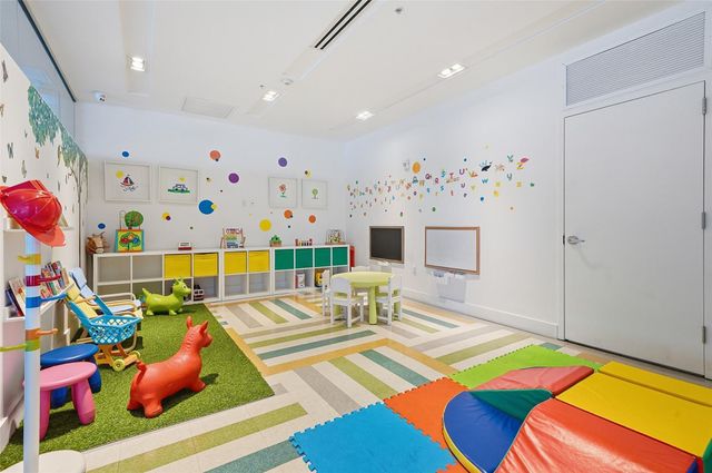 1600 SW 1st Avenue 510, Miami, FL 33129