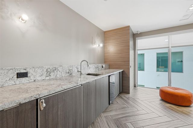 1600 SW 1st Avenue 510, Miami, FL 33129